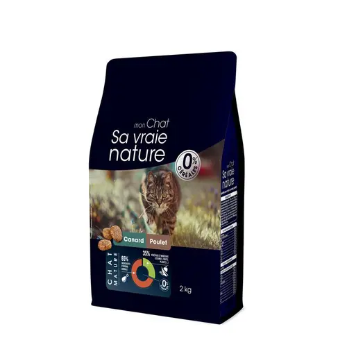Nature pratique:Croquettes sans céréales pour chat mature au canard et au poulet Sa Vraie Nature®- 2 kg